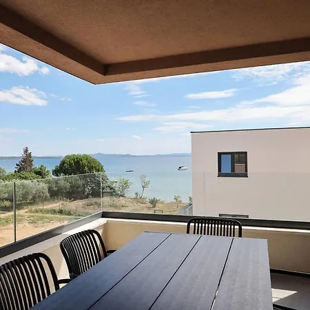 Διαμέρισμα Lovely In With House Sea View *